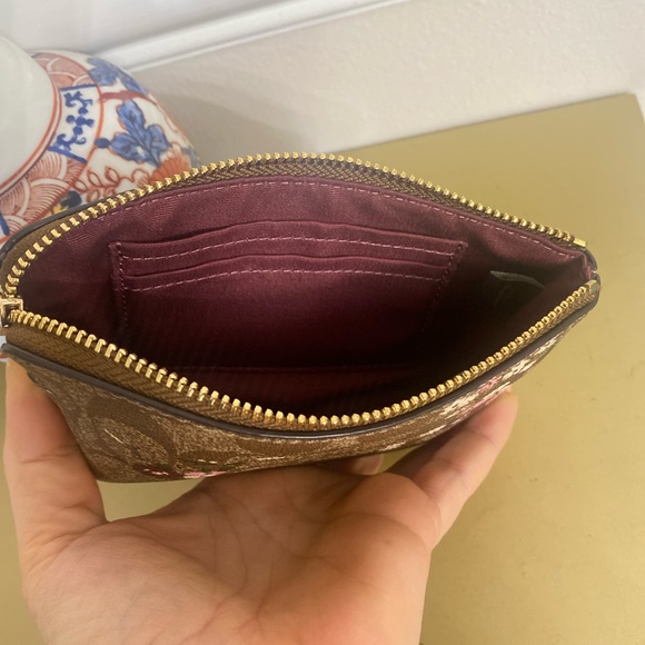 Coach Corner Zip Wristlet In Signature C Floral Print - Picture 5 of 7